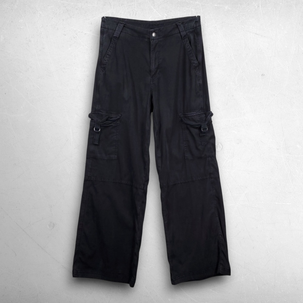 American Eagle Super High-Rise Baggy Wide Leg Cargo Pants Womens 2 Short Black